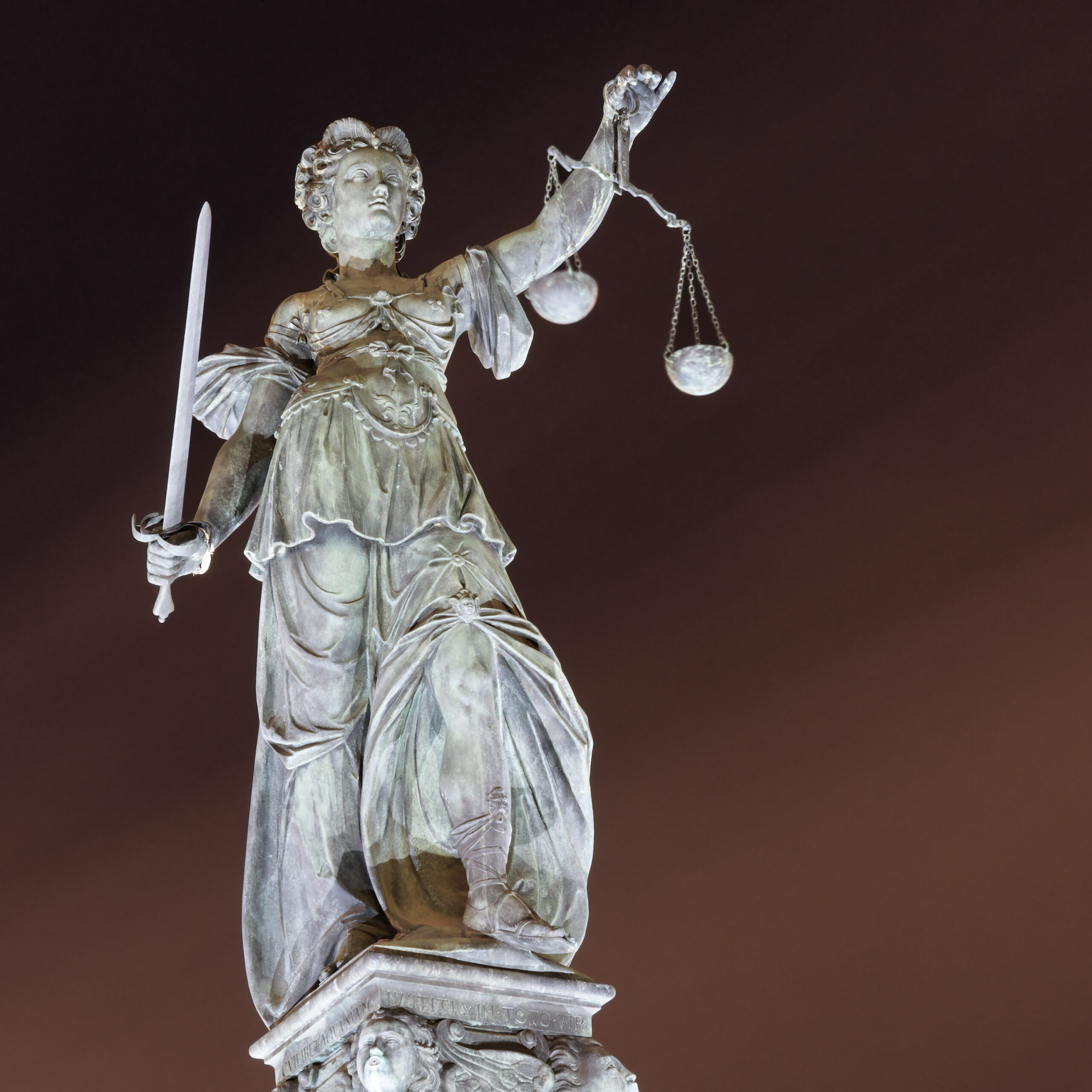 lady-justice_istock_000011370607large